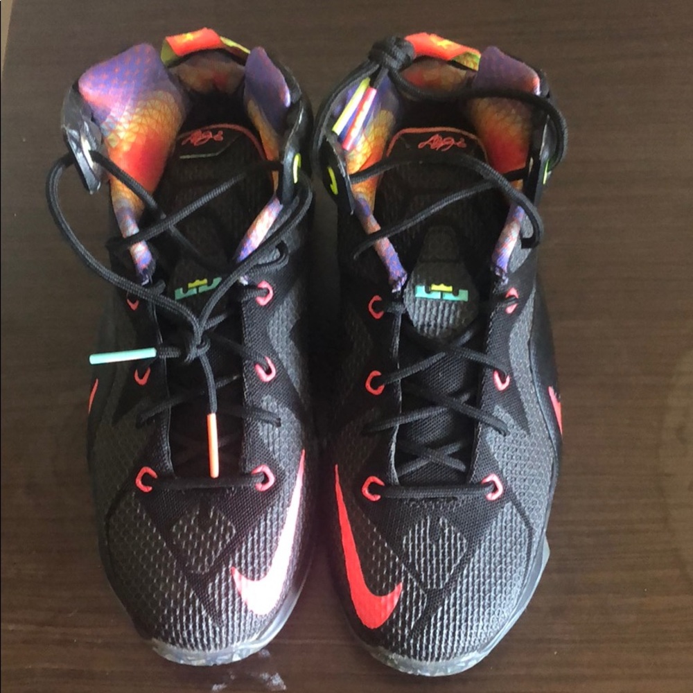 Lebron James 5.5 youth boys.